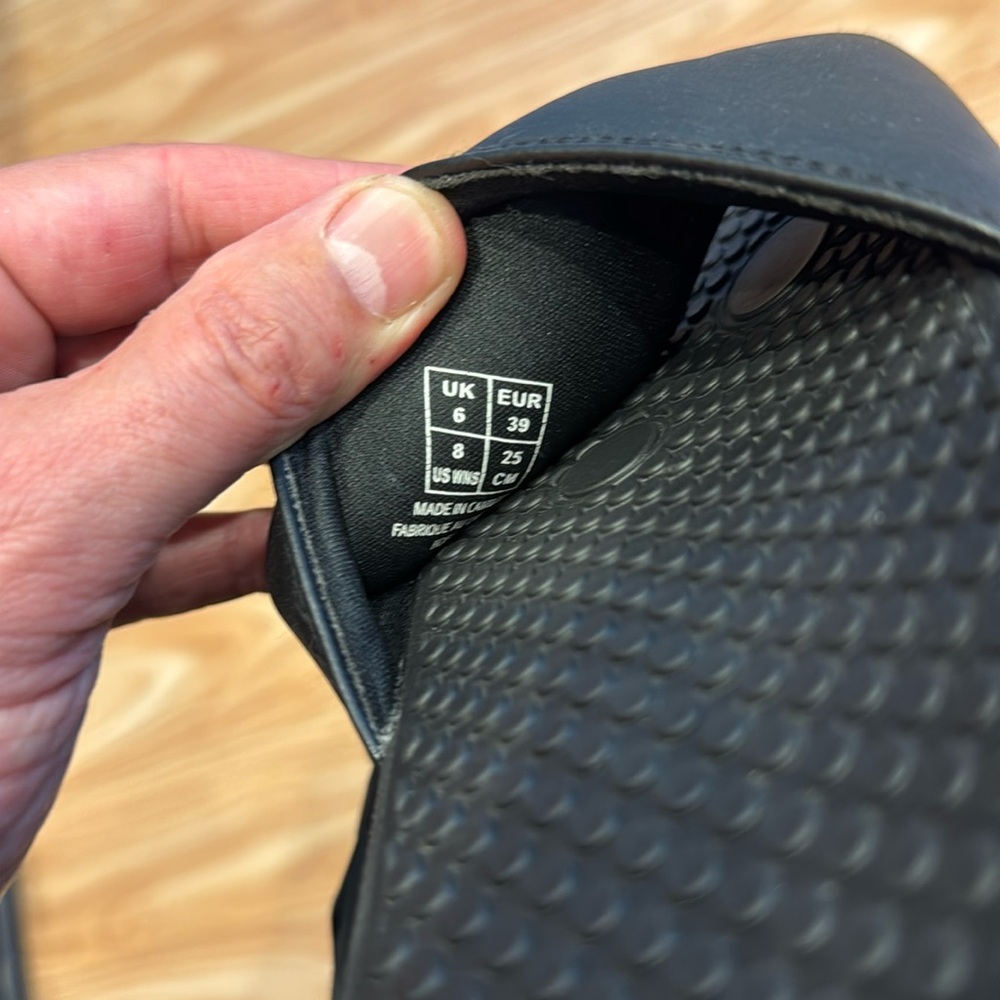 Puma slides - effectively as new condition - worn only once to try on - Picture 5 of 12